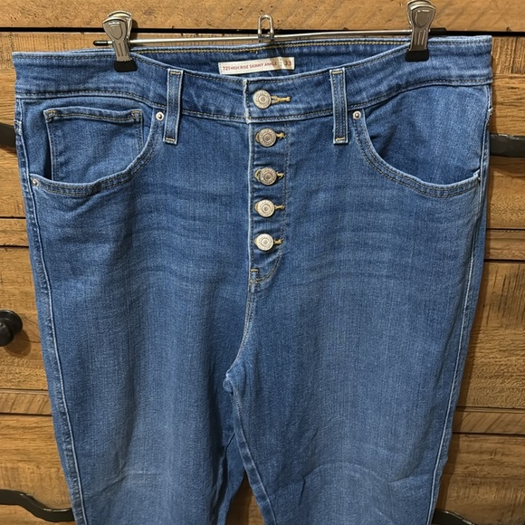 Women’s Levi’s 721 high rise button fly skinny ankle jeans - Picture 3 of 6